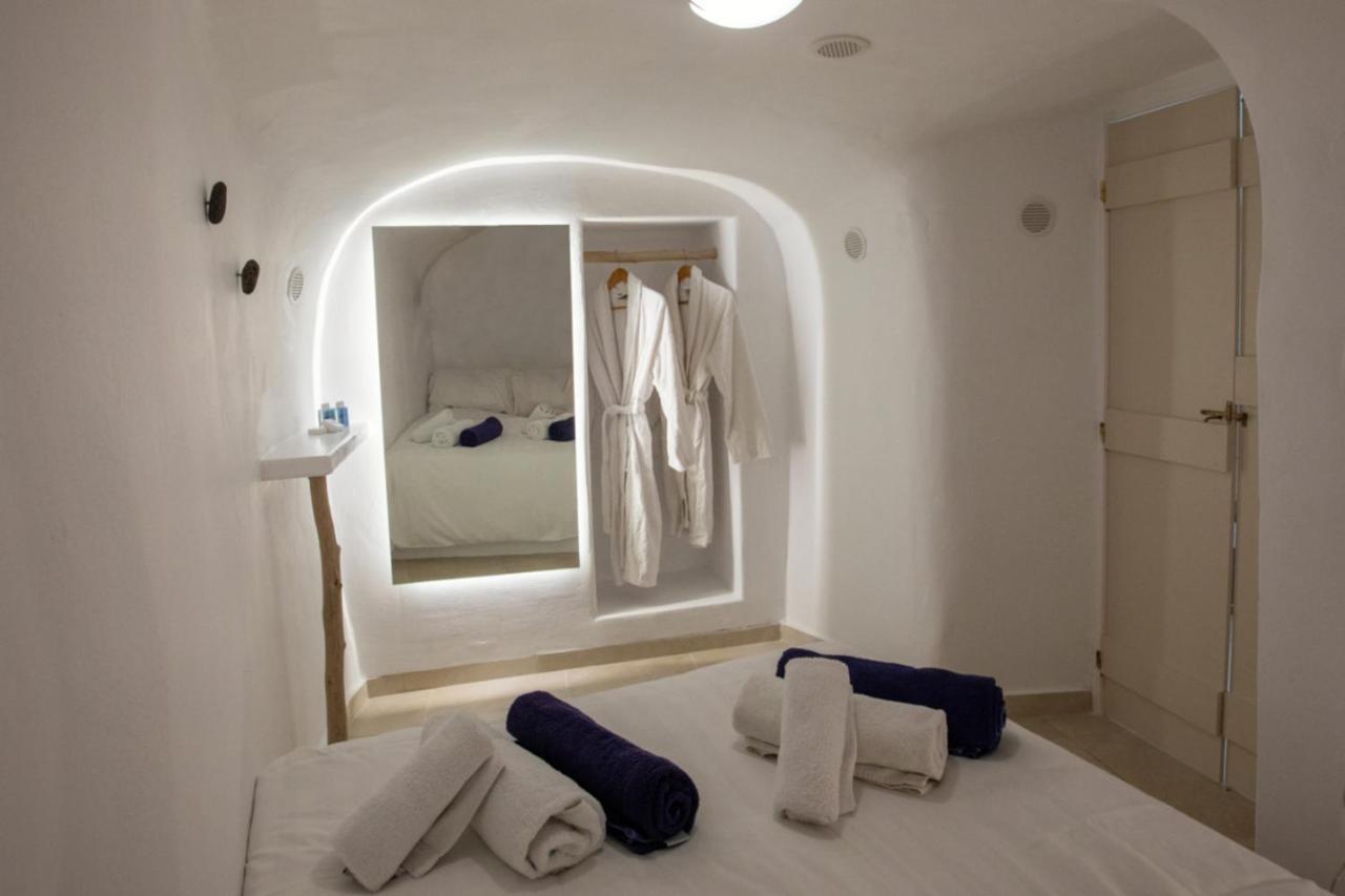 Sunset View Villa Santorini - With Outdoor Jacuzzi Firostefani Exterior foto